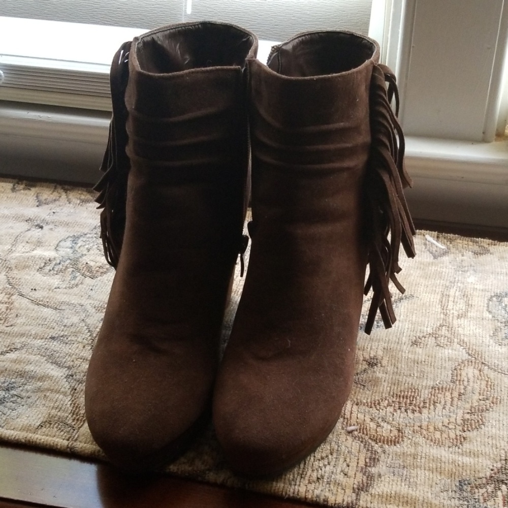 SUEDE BROWN BOOTS